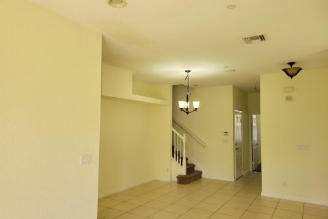 Townhouse in Stuart, Florida 4 bedrooms, 157.84 sq.m. № 1224595 - photo 14