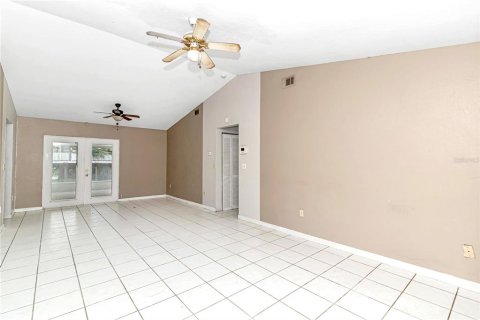 House in Ocala, Florida 3 bedrooms, 120.12 sq.m. № 1300110 - photo 7