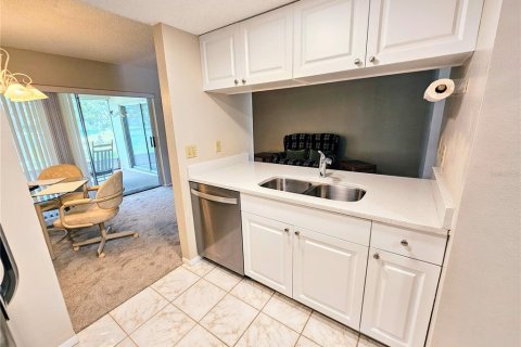 Condo in Holiday, Florida, 2 bedrooms  № 1299338 - photo 10