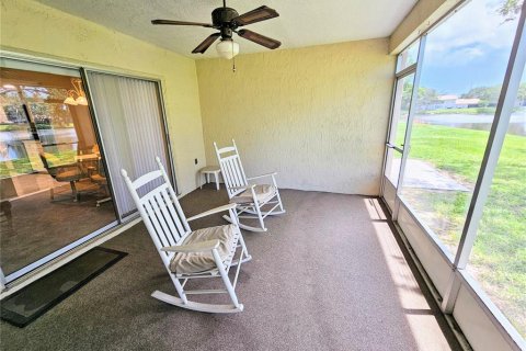 Condo in Holiday, Florida, 2 bedrooms  № 1299338 - photo 29