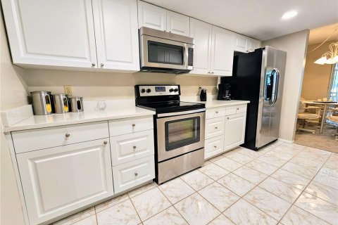 Condo in Holiday, Florida, 2 bedrooms  № 1299338 - photo 4