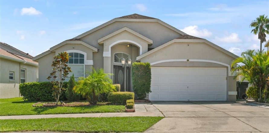 House in Davenport, Florida 4 bedrooms, 174.84 sq.m. № 1327147