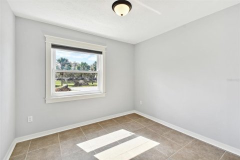 House in Tampa, Florida 3 bedrooms, 94.2 sq.m. № 1428765 - photo 21