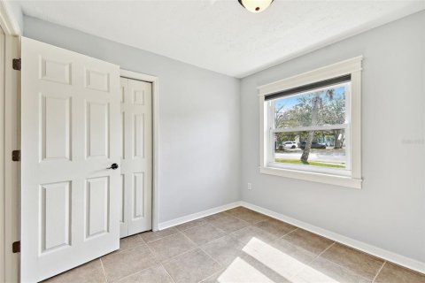 House in Tampa, Florida 3 bedrooms, 94.2 sq.m. № 1428765 - photo 24