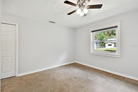 House in Tampa, Florida 3 bedrooms, 94.2 sq.m. № 1428765 - photo 17