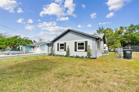 House in Tampa, Florida 3 bedrooms, 94.2 sq.m. № 1428765 - photo 8