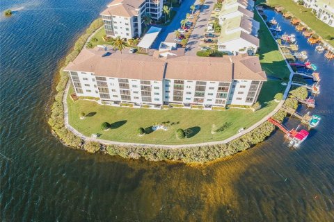 Copropriété à vendre à Port Richey, Floride: 2 chambres, 102.47 m2 № 973632 - photo 1