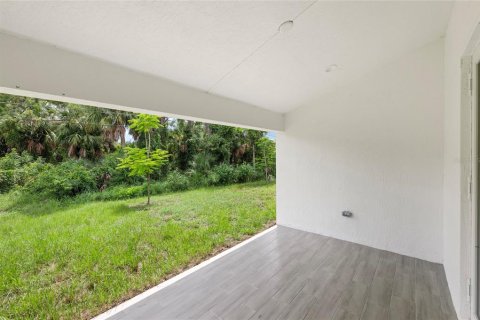 Casa en venta en Palm Bay, Florida, 3 dormitorios, 208.1 m2 № 1333811 - foto 5