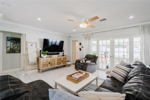 House in Lighthouse Point, Florida 3 bedrooms, 133.87 sq.m. № 1224785 - photo 29