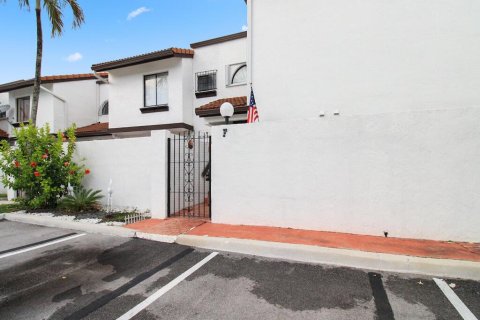 Townhouse in Miami, Florida 3 bedrooms, 170.94 sq.m. № 1224783 - photo 29