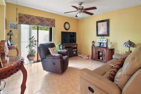 Townhouse in Miami, Florida 3 bedrooms, 170.94 sq.m. № 1224783 - photo 18