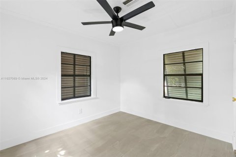 Villa ou maison à vendre à Fort Lauderdale, Floride: 2 chambres, 76.92 m2 № 1281284 - photo 13