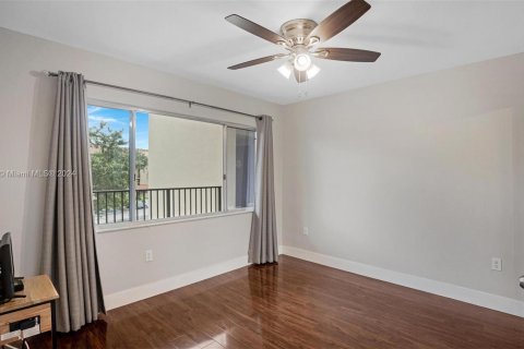 Condo in Pembroke Pines, Florida, 2 bedrooms  № 1281285 - photo 27