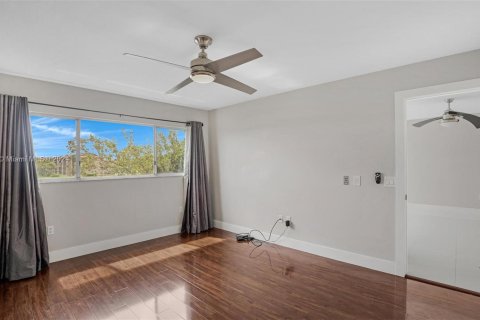 Condo in Pembroke Pines, Florida, 2 bedrooms  № 1281285 - photo 20