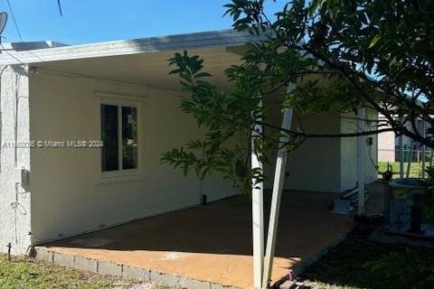 Casa en venta en Miami Gardens, Florida, 3 dormitorios, 107.4 m2 № 1386099 - foto 8