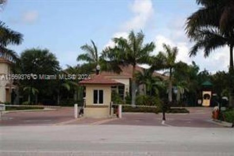 Townhouse in Riviera Beach, Florida 2 bedrooms, 113.99 sq.m. № 1386191 - photo 4