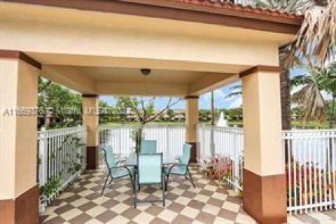 Touwnhouse à vendre à Riviera Beach, Floride: 2 chambres, 113.99 m2 № 1386191 - photo 10