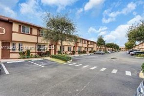 Adosado en venta en Riviera Beach, Florida, 2 dormitorios, 113.99 m2 № 1386191 - foto 5