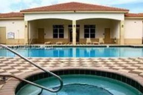 Townhouse in Riviera Beach, Florida 2 bedrooms, 113.99 sq.m. № 1386191 - photo 18