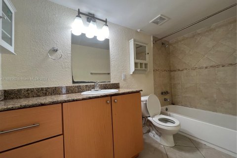 Condo in Sunrise, Florida, 2 bedrooms  № 1386189 - photo 6