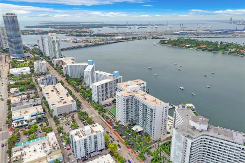 Copropriété à vendre à Miami Beach, Floride: 69.31 m2 № 1386190 - photo 2