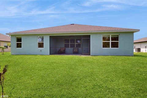 House in Punta Gorda, Florida 3 bedrooms, 213.58 sq.m. № 1355741 - photo 26