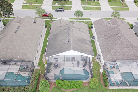 House in Kissimmee, Florida 4 bedrooms, 145.58 sq.m. № 1355776 - photo 4