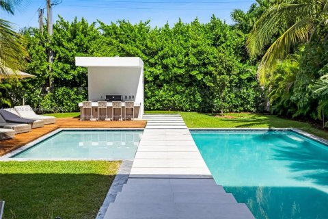 Villa ou maison à vendre à Miami Beach, Floride: 5 chambres, 434.78 m2 № 705322 - photo 30