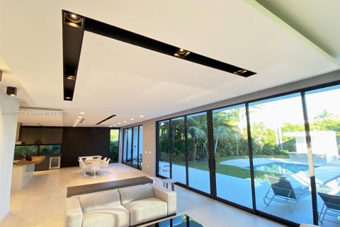 Villa ou maison à vendre à Miami Beach, Floride: 5 chambres, 434.78 m2 № 705322 - photo 17