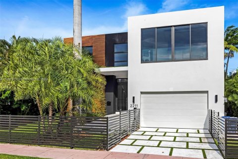 Villa ou maison à vendre à Miami Beach, Floride: 5 chambres, 434.78 m2 № 705322 - photo 12