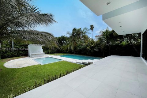 Villa ou maison à vendre à Miami Beach, Floride: 5 chambres, 434.78 m2 № 705322 - photo 20