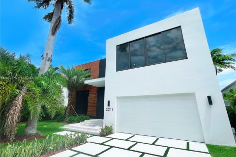 Villa ou maison à vendre à Miami Beach, Floride: 5 chambres, 434.78 m2 № 705322 - photo 2