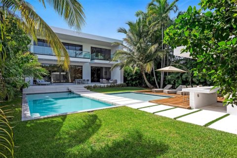 Villa ou maison à vendre à Miami Beach, Floride: 5 chambres, 434.78 m2 № 705322 - photo 1