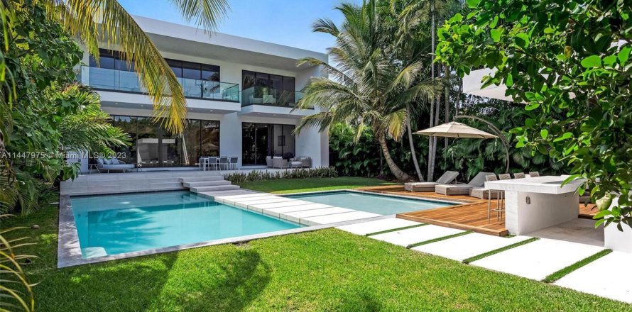 Villa ou maison à Miami Beach, Floride 5 chambres, 434.78 m2 № 705322