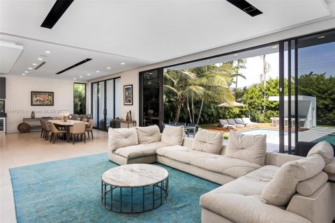 Villa ou maison à vendre à Miami Beach, Floride: 5 chambres, 434.78 m2 № 705322 - photo 21