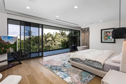 Villa ou maison à vendre à Miami Beach, Floride: 5 chambres, 434.78 m2 № 705322 - photo 6