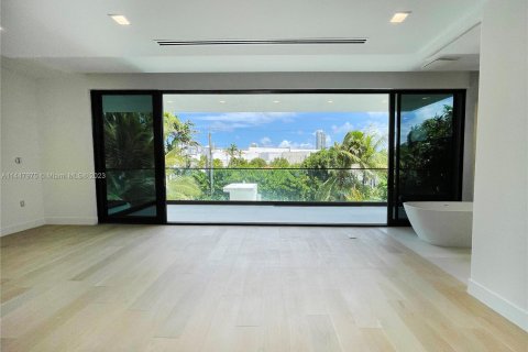 Villa ou maison à vendre à Miami Beach, Floride: 5 chambres, 434.78 m2 № 705322 - photo 5