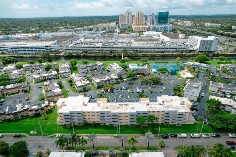 Condo in Miami, Florida, 3 bedrooms  № 1380025 - photo 30