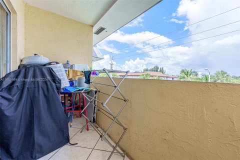 Copropriété à vendre à Miami, Floride: 3 chambres, 111.48 m2 № 1380025 - photo 14