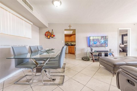 Condo in Miami, Florida, 3 bedrooms  № 1380025 - photo 24