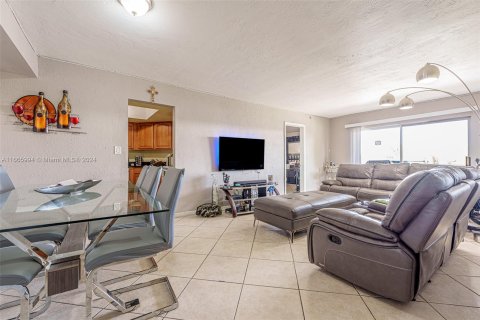 Copropriété à vendre à Miami, Floride: 3 chambres, 111.48 m2 № 1380025 - photo 25