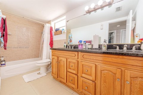 Copropriété à vendre à Miami, Floride: 3 chambres, 111.48 m2 № 1380025 - photo 9