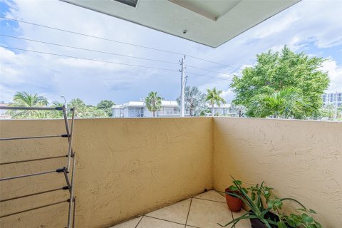 Copropriété à vendre à Miami, Floride: 3 chambres, 111.48 m2 № 1380025 - photo 16