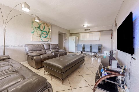 Copropriété à vendre à Miami, Floride: 3 chambres, 111.48 m2 № 1380025 - photo 21