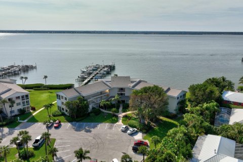 Condo in Stuart, Florida, 2 bedrooms  № 932592 - photo 13