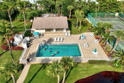 Condo in Stuart, Florida, 2 bedrooms  № 932592 - photo 23