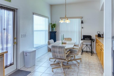 Duplex à vendre à Kissimmee, Floride: 2 chambres, 122.35 m2 № 1314246 - photo 9