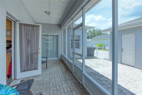 Duplex à vendre à Kissimmee, Floride: 2 chambres, 122.35 m2 № 1314246 - photo 23