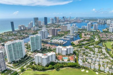 Condo in Aventura, Florida, 2 bedrooms  № 1269698 - photo 25