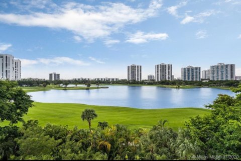 Condominio en venta en Aventura, Florida, 2 dormitorios, 116.78 m2 № 1269698 - foto 29